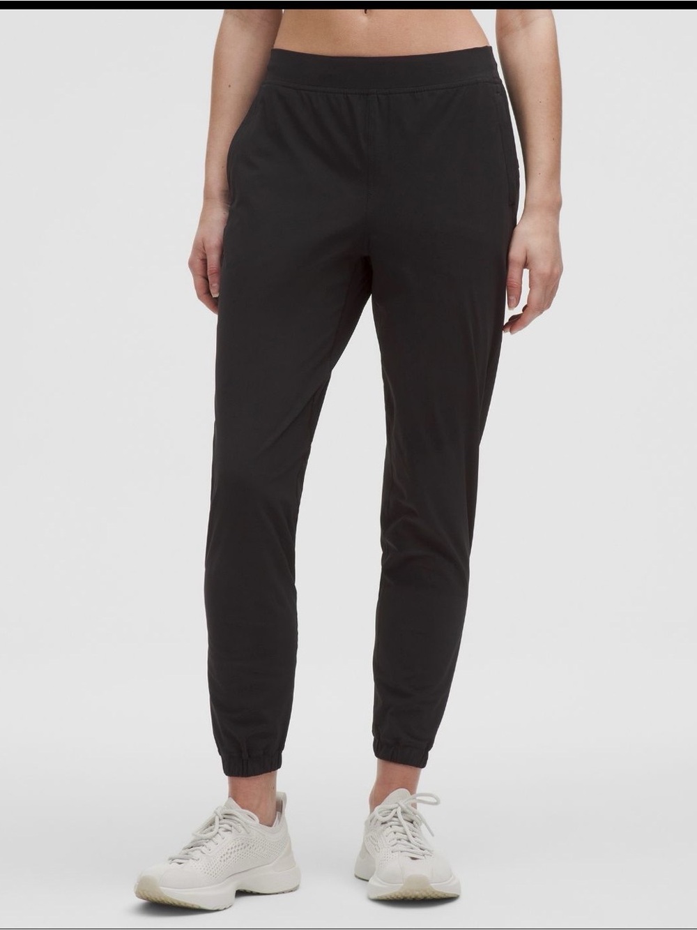 6-45  NWT Size 6 Adapted State High-Rise Jogger short blk